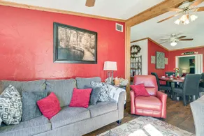 College Station Getaway w/ Hot Tub & Courtyard! - Image 4