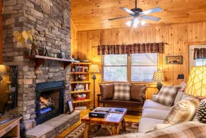 A Bears Hill - Log Cabin in Boone med badtunna, stor gård och damm. - Image 3