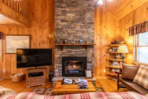 A Bears Hill - Log Cabin in Boone med badtunna, stor gård och damm. - Image 5