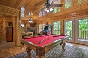 1 Mi to Dollywood: Quiet Cabin w/ Hot Tub! - Image 3