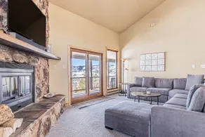 Dogs Friendly, Private Hot Tub, Fireplace, Views! - Image 2