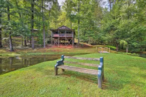NY! Drömmande Dahlonega Cabin på Pond med Hot Tub! - Image 3