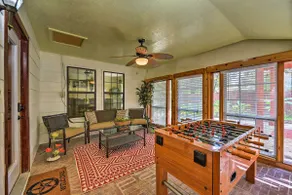 NY! Rymlig Conroe Home w / fotboll och biljardbord! - Image 2