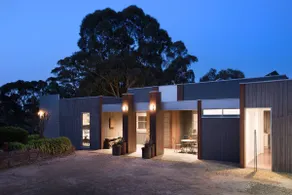 Hisha at Daylesford ~ Luxury Home with Jacuzzi - Image 4