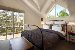 Lake Cottage - Gorgeous location near the Lake - Image 2