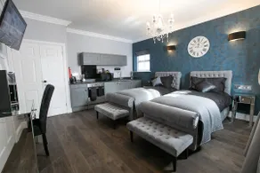 Dragon Hall. Gorgeous accessible apartment - Image 3