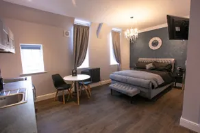 Maddermarket. Lovely, private home from home - Image 3