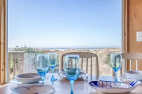 Classic Wood-Lined Oceanfront Cottage med nem adgang til stranden i Waldport! - Image 5