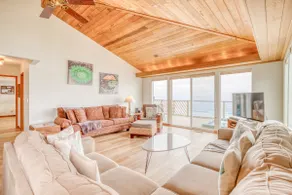 Oceanfront Home with Hot Tub! North Jetty House - Image 5