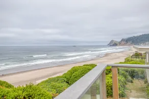Oceanfront Home with Hot Tub! North Jetty House - Image 3