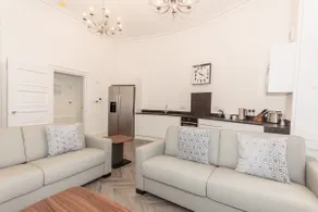 The Buckingham Suite Luxury 2 bedroom apartment - Image 3