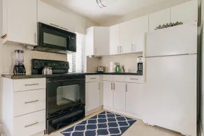 Two blocks from Beach - Walk to the water! - Image 4