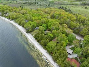 Waterfront and Screened in Porch- Nostalgic! - Image 2