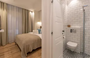 COURS SALEYA – Rénové• 3 chambres • Plages 1 min • Climatisation - Image 5