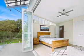 Crescent Head Spa Villa - Image 3