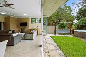 Crescent Head Spa Villa - Image 2