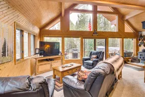 NOUVEAU! Cozy Grand Lake Home avec salle de jeux et foyer! - Image 3