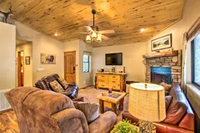 3 Mi to Fool Hollow Lake: Romantic Show Low Cabin - Image 5