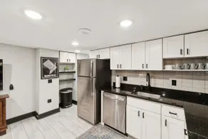 Sleeps 14 · 4BR/4BA · 2 Kitchens · Logan Circle - Image 4
