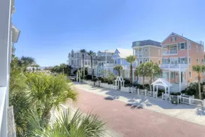 Centennial Coast Cottage - with Heated pool - Image 4