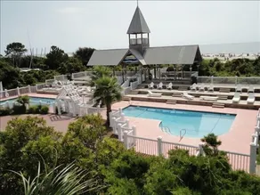 Centennial Coast Cottage - with Heated pool - Image 3
