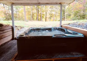 The Hot Duck*Golf and Cycling *Hot Tub*Fireplace - Image 5