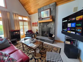 RE53 Beautiful Bretton Woods slopeside home, amazing views! AC, Hot Tub, Pool Table, Dog Friendly! - Image 2