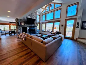 MM1 Luxury with unparalleled views! AC, Pool/Gym! - Image 2