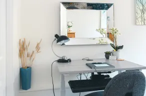 2BR near VIU/NRGH | AC, Workspace, Kitchen - Image 4