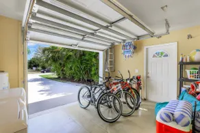 Bike to the Beach/Heated Pool - Image 4