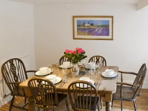 Mad Nelly Cottage - Image 4