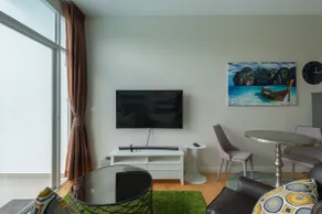 Luxurious Ground Floor Condo with Pool Access in H - Image 4