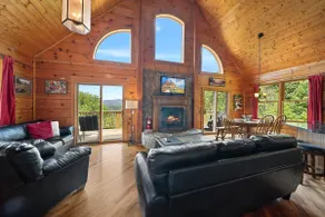 3 Peaks Lodge - SOMMER SPECIELLE PRISER! - Charmerende hytte med fantastisk udsigt, boblebad og poolbord! - Image 3