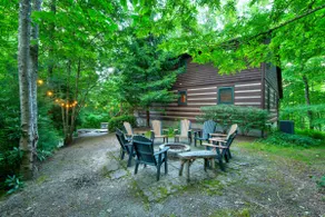 Carolina Charm - Hot Tub - Pool Table - Fire Pit- - Image 3