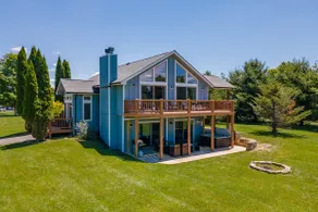 Dog Friendly Chalet w/ Lake Access & Hot Tub - Image 5