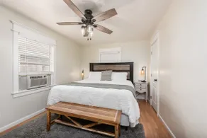 American Oak Cottage | Dog-Friendly | 3 Blocks to Downtown Food, Wine, & More! - Image 5