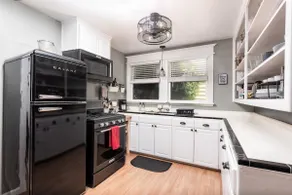 American Oak Cottage | Dog-Friendly | 3 Blocks to Downtown Food, Wine, & More! - Image 3