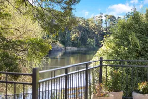 Lakes Edge - Luxury Group Accommodation for 12! - Image 5