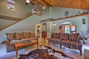 NY! 5-Acre Angel Fire Mtn Home m / Hot Tub & Sauna - Image 4