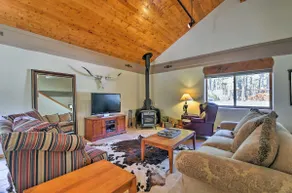 NY! 5-Acre Angel Fire Mtn Home m / Hot Tub & Sauna - Image 3