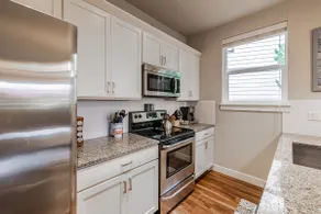 Experience the Cozy Charm of Roost Cottage - Image 5