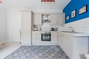 Diamond House Apartments - Image 5