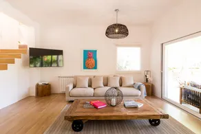 Secluded villa in 5000 sq m grounds with AC - Image 2