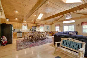 Bethel Chalet w/ Hot Tub: 3 Miles to Sunday River! - Image 4