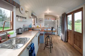 Cow Parsley Shepherd's Hut - Image 4