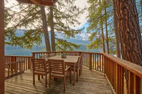 Lakeside Retreat w/Private Sandy Beach and Hot Tub - Image 5
