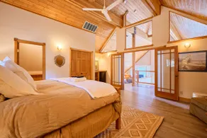 Lakeside Retreat w/Private Sandy Beach and Hot Tub - Image 4