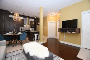 Ground Floor Loft Style Luxury Executive Flat - Image 3