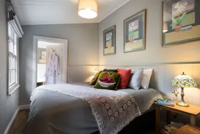 Persimmon ~ Petite Retreat ~ Central Clunes - Image 2
