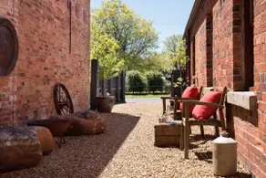 Persimmon ~ Petite Retreat ~ Central Clunes - Image 4